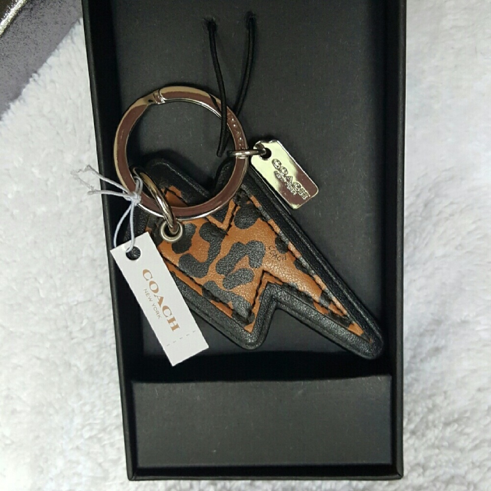 Coach bolt Leopard fob GIFT ME
